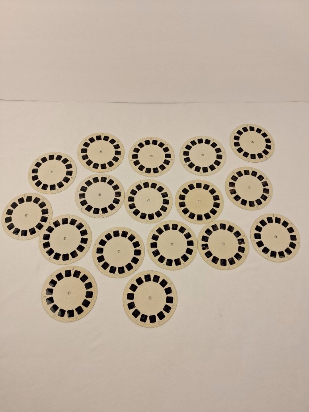 VTG GAF View-Master Red & White 3D Viewer With 14 Classic Reel Discs - Picture 15 of 15